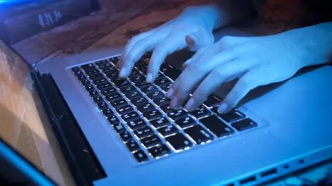 Włamał się na e-lekcję i obrażał uczniów. 13-letni "haker" stanie przed sądem