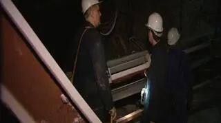 Górnicy w podziemiach kopalni 