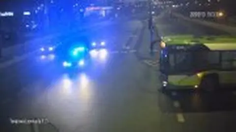 Przekroczyła dozwoloną prędkość, bo jechała z chorym dzieckiem. Policjanci pilotowali ich do szpitala 