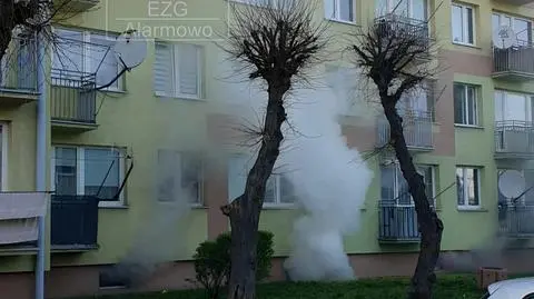 Pożar elektrycznej hulajnogi w bloku w Strykowie