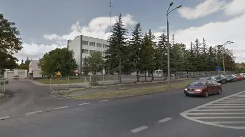 Pijany policjant z 20-letnim stażem w wolnym czasie przyjechał prywatnym autem przed komendę