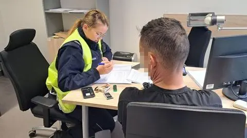 Zażartował, że chce mandat. Trafi jednak na rok do więzienia, bo był poszukiwany