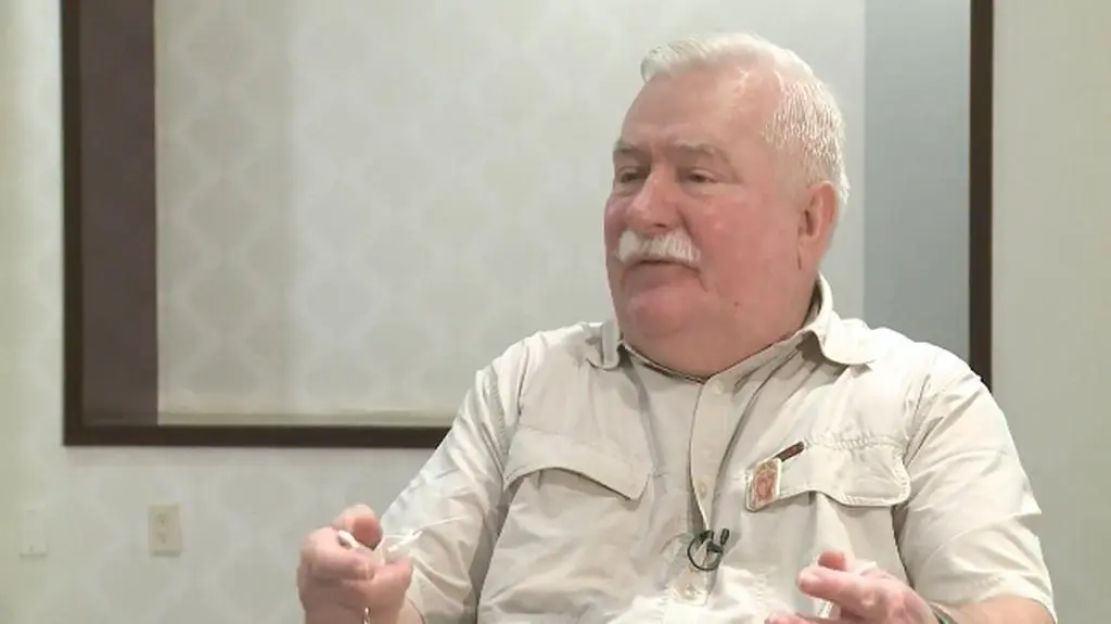 Wałęsa odpiera zarzuty