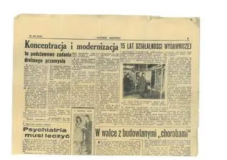 Gazeta znajdowała się pod drewnianą podłogą