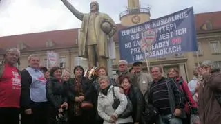 Pomnik premiera Donalda Tuska spędził w Koszalinie trzy dni