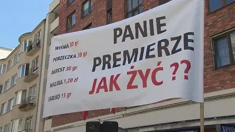 Fruit farmers protest in Warsaw