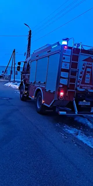 Strażacy otrzymali wezwanie o godzinie 5.30 rano 