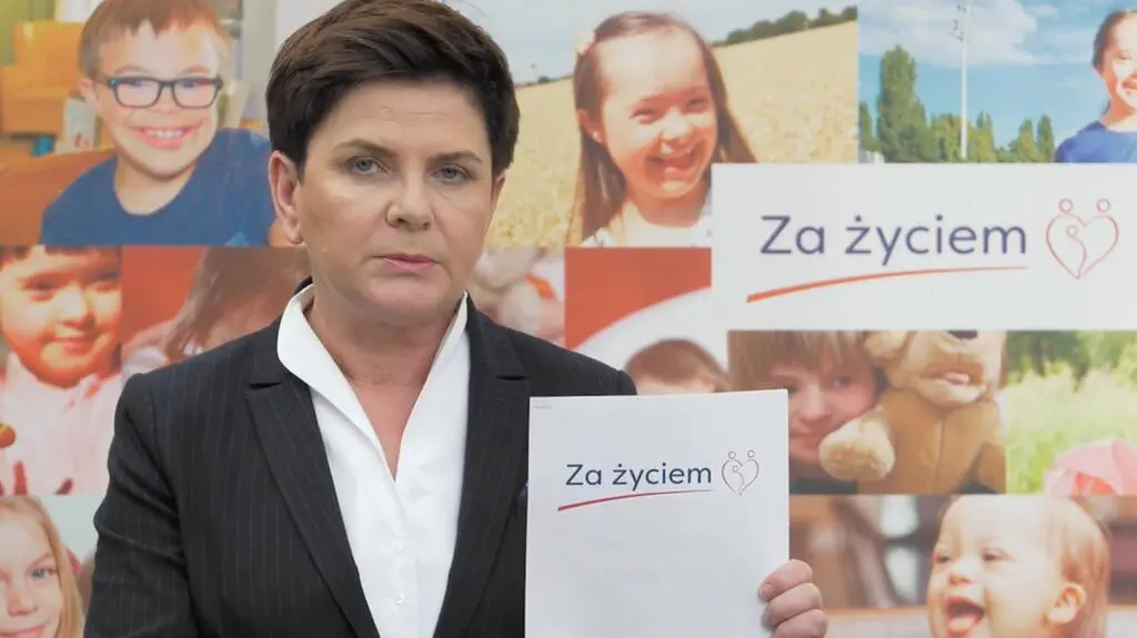 Premier Beata Szydło o programie "Za życiem"