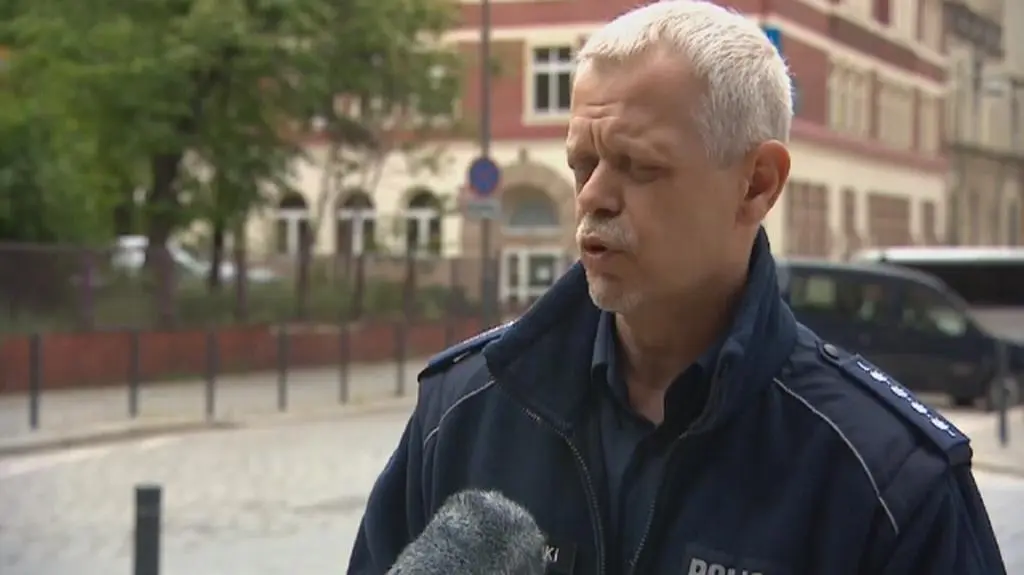 Policja o zatrzymaniu i śmierci 25-latka