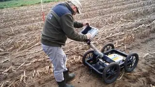 The association members used ground-penetrating radar