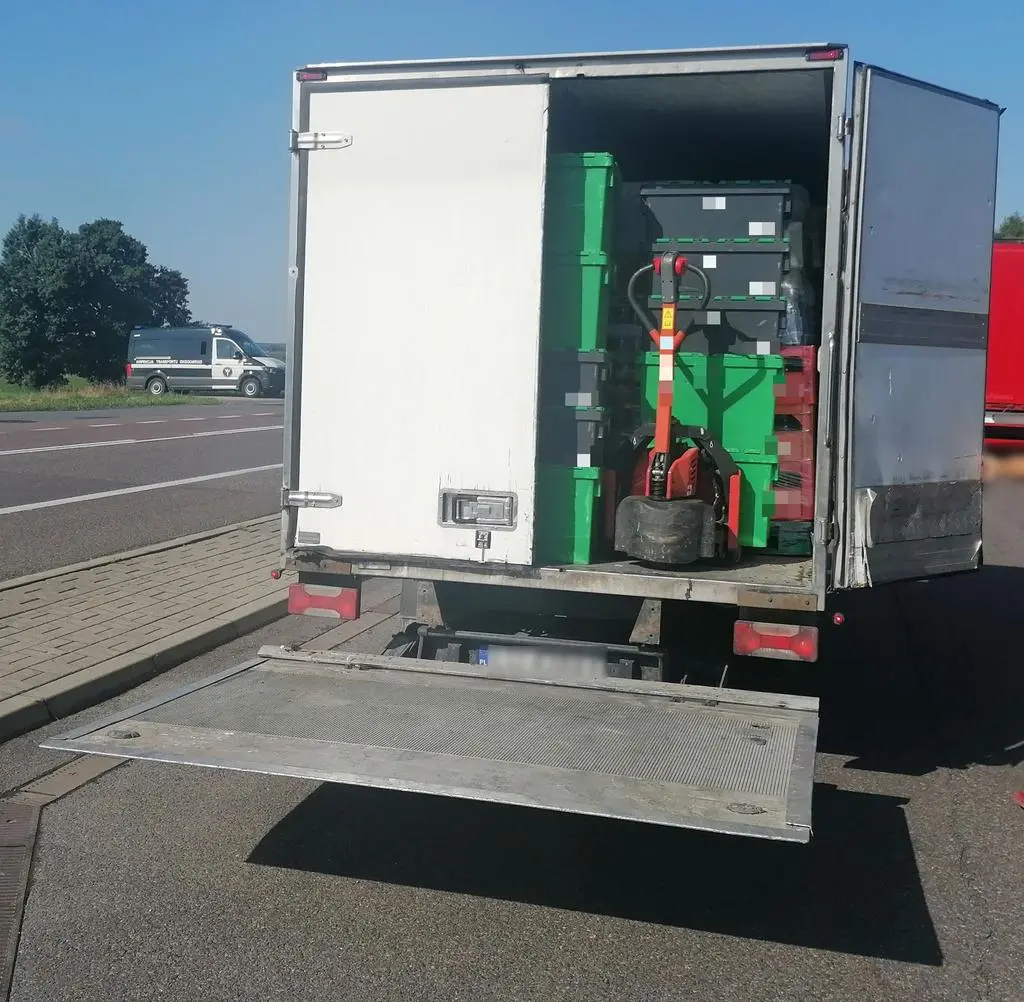 Samochód dostawczy ważył 6850 kilogramów