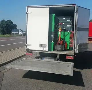 Samochód dostawczy ważył 6850 kilogramów