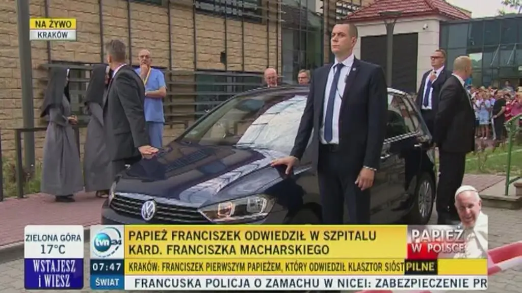 Papież odwiedził kard. Macharskiego