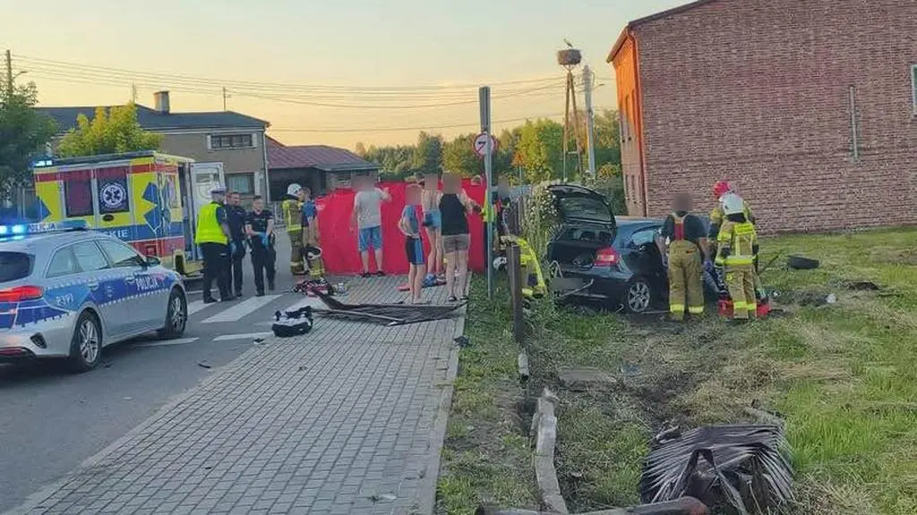 Auto wjechało na chodnik. Nie żyje dziewięciolatek 