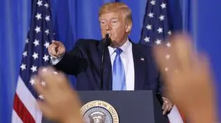 Donald Trump wyrzuca niektóre media z Białego Domu