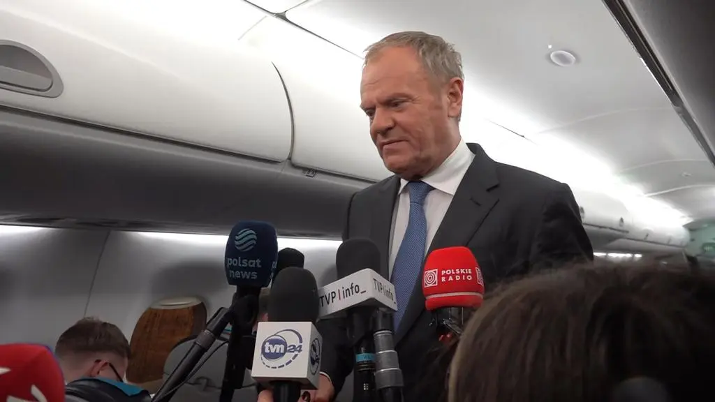 Donald Tusk podczas briefingu prasowego