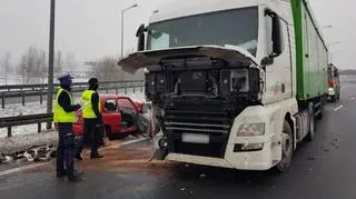 Pijany jechał pod prąd i zderzył się z ciężarówką