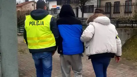 Rzucił się z maczetą na policjantów. Groził, że ich potnie i zabije