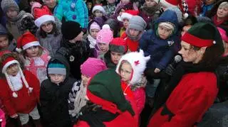 Razem ze Świętym Mikołajem przybyły też elfy