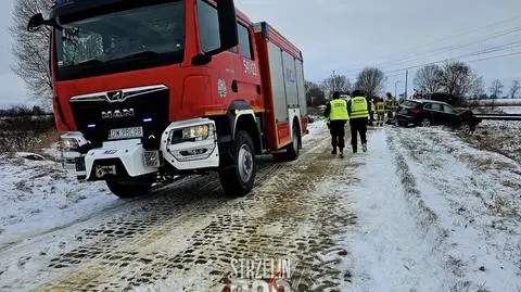 Zderzenie pociągu pasażerskiego z autem osobowym