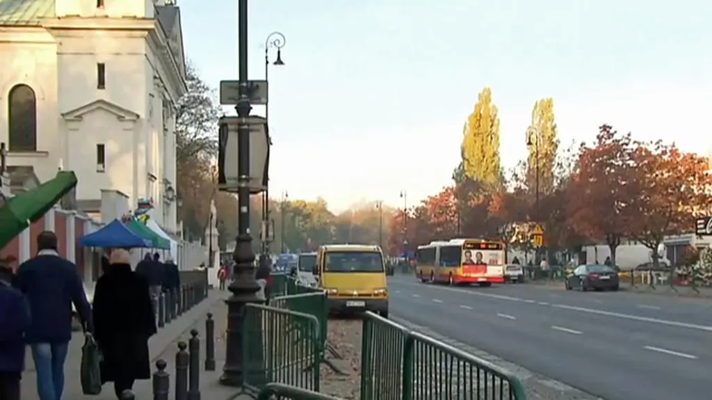 Warszawa zachęca do korzysta komunikacji miejskiej