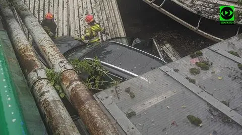 Wypadł z jezdni, spadł w przejście podziemne i uciekł z miejsca zdarzenia. Szuka go policja