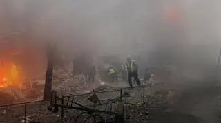 Jedna z rakiet trafiła w wielopiętrowy budynek mieszkalny w obwodzie kijowskim