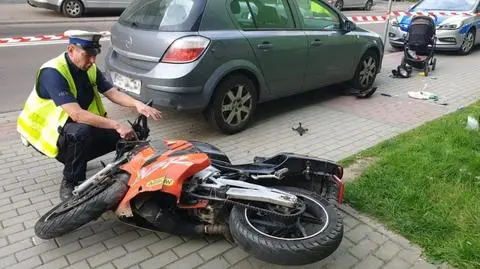 Wjechał w kobiety z dziećmi na chodniku. "Motorower zatrzymał się na ścianie"