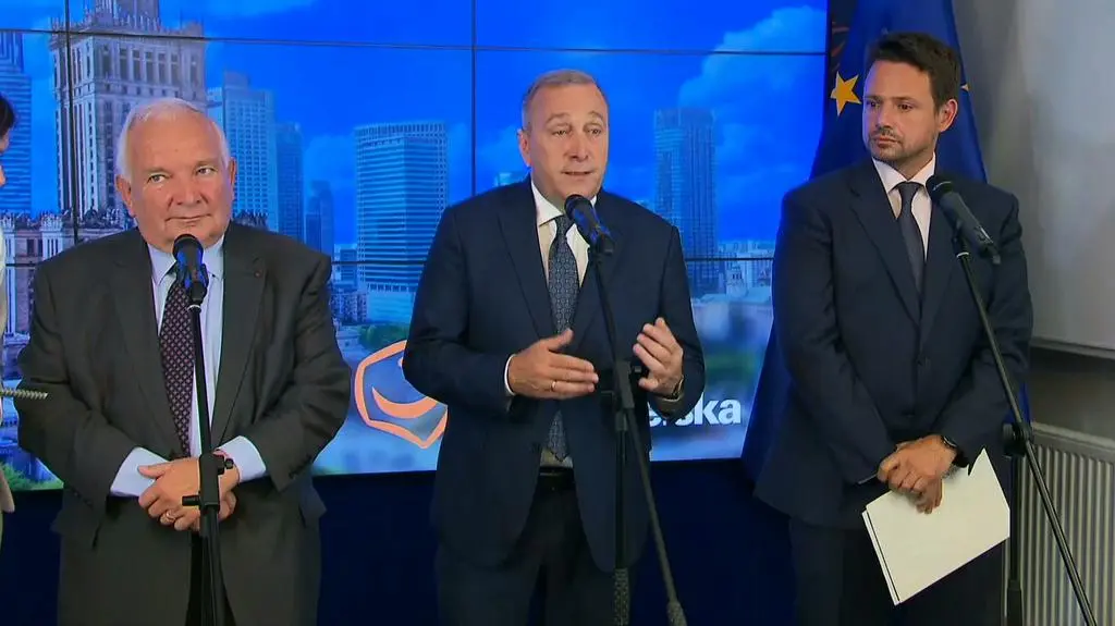 Schetyna: Pięta powinien zrezygnować udziału w komisjach
