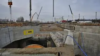 Damroka skończyła parce przy pierwszej nitce tunelu w listopadzie 2013 roku