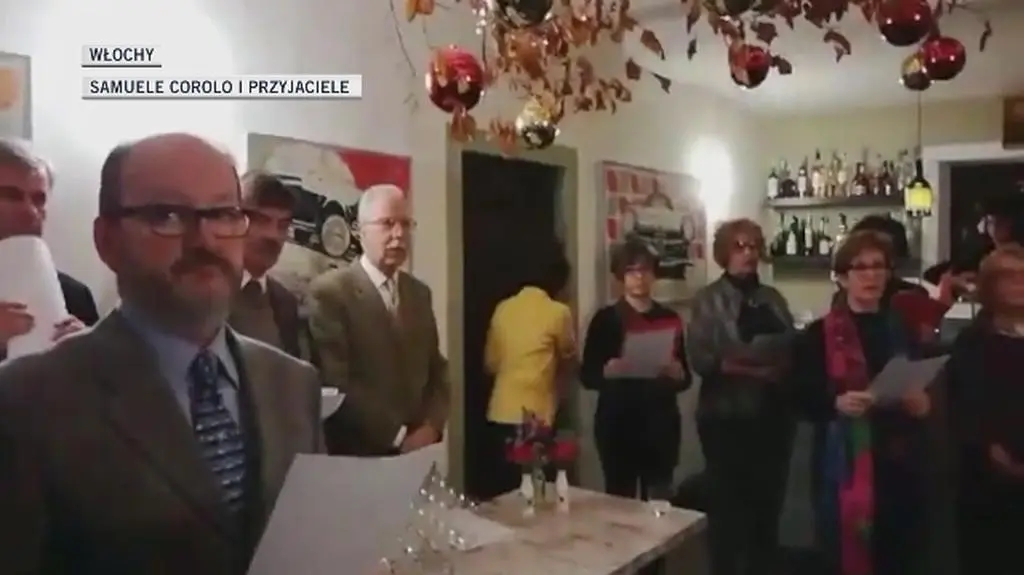 Samuele Corolo and friends sing Silent Night in Italian