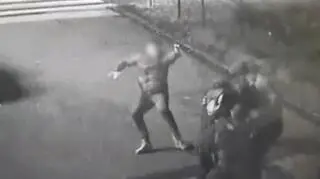 Jeden z mężczyzn potraktował policjantów gazem pieprzowym 