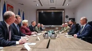 Aktualnie czytasz: Після зустрічі в Бюро національної безпеки.  Начальник Генштабу: все вказує на те, що російська ракета вторглася в польський простір і залишила його 