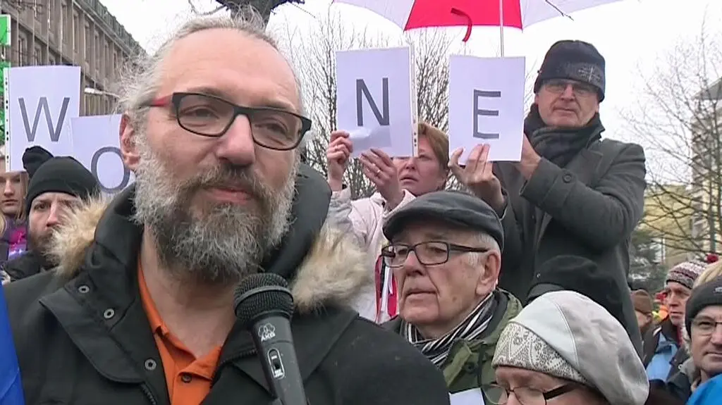 Manifestacje w kilkunastu miastach. KOD protestuje w sprawie mediów publicznych