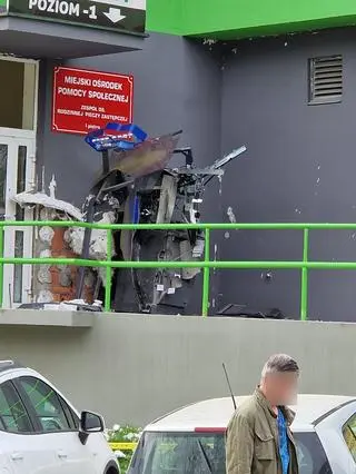 W Krakowie nieznani sprawcy wysadzili bankomat