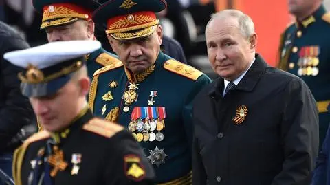 Putin w otoczeniu Szojgu i innych 