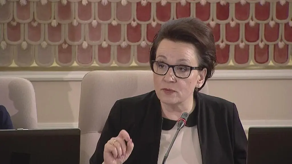 Zalewska: pod koniec października ustawa zmieniająca system oświaty