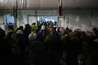 Stacja w Olkuszu. Przyjazd pociągu z uchodźcami z Ukrainy