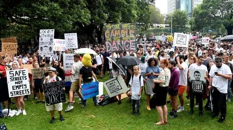 Australijczycy chcą pić dłużej. Protesty przeciwko przepisom alkoholowym