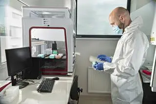 Centrum Medyczne przy PAN zajmuje się m.in. testami PCR