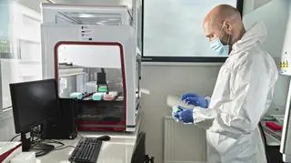 Centrum Medyczne przy PAN zajmuje się m.in. testami PCR