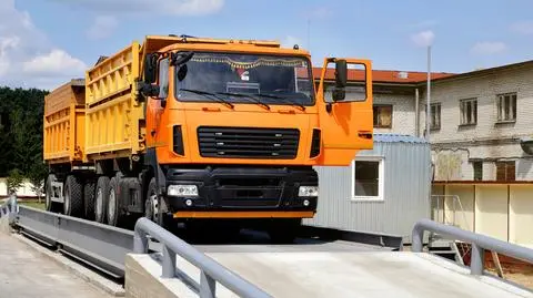 Produkty rolne z Ukrainy jadą przez Polskę. Szef KAS: kontrole nie tylko na granicy