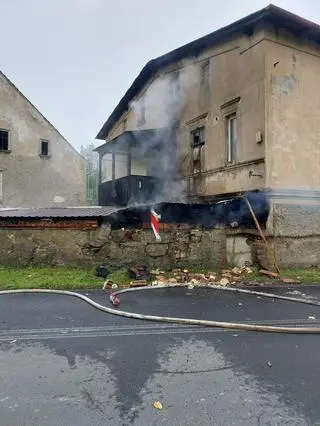 W budynku doszło do eksplozji, mężczyzna z poparzeniami trafił do szpitala