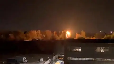 Śmigłowiec nad blokami, słup ognia, odgłosy wybuchów i przerażeni mieszkańcy. Wojsko ćwiczy, ale nie ostrzega