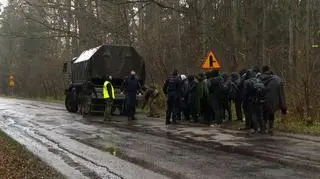 Po migrantów przyjechała ciężarówka