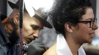 Na konwencie pojawiło się kilkudziesięciu tatuatorów