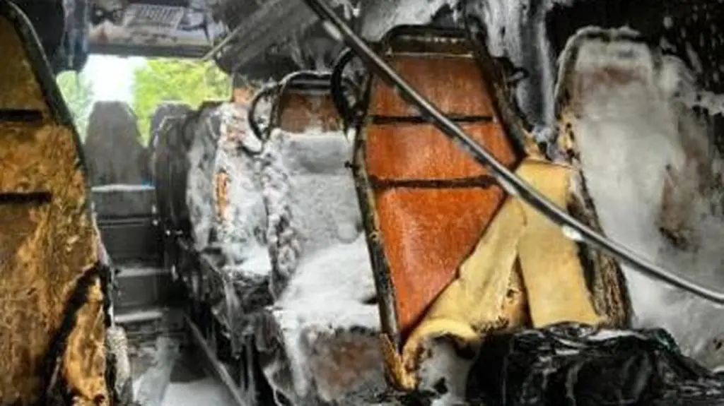 Autobus spalił się doszczętnie