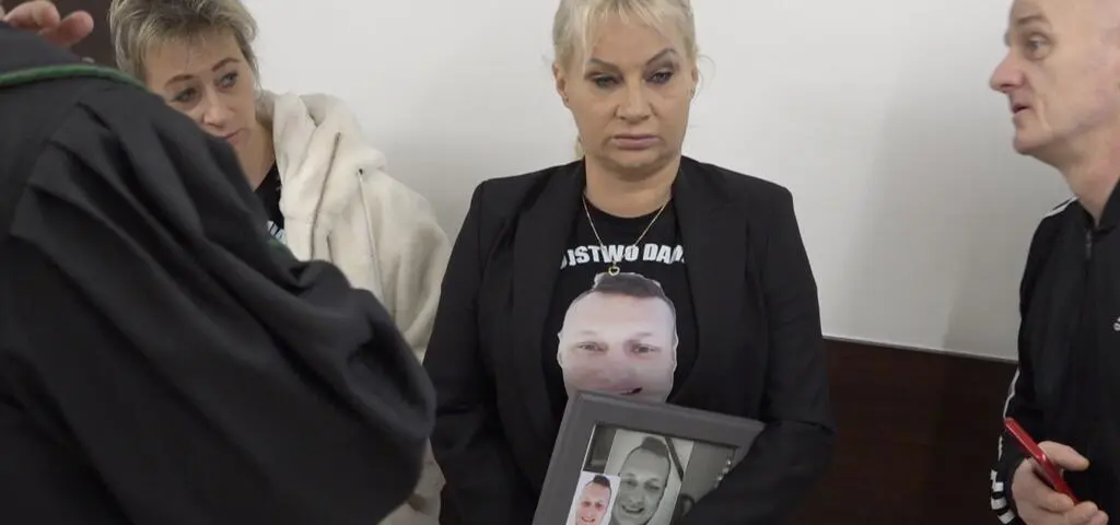 "Ktoś skatował mojego syna siekierą, a sędzia łagodzi napastnikowi wyrok"