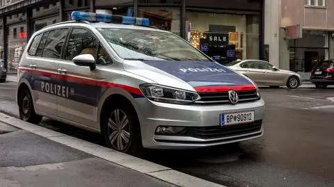 austria policja shutterstock_2085704569