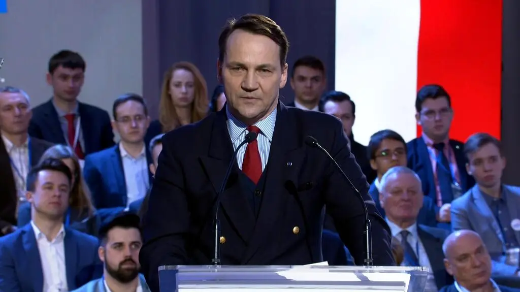 Sikorski: tłumaczenie premiera z roli kraju w II wojnie światowej to miara klęski dyplomatycznej